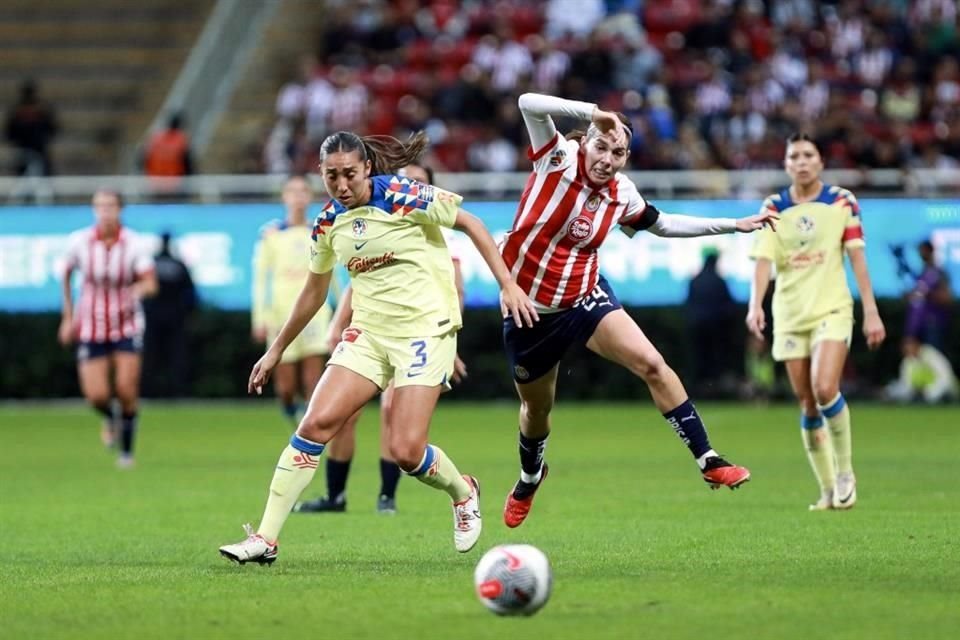 Karina Rodríguez espera puedan tener un estadio para jugar.