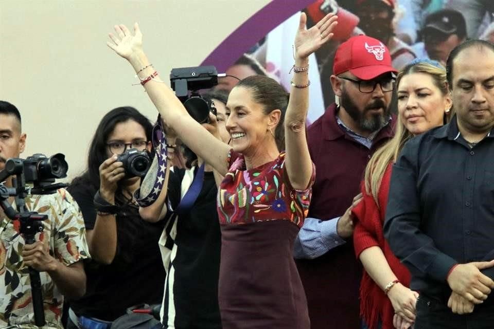 Apenas este jueves, Morena gastó miles de pesos en el cierre de precampaña de Claudia Sheinbaum en el Monumento a la Revolución.