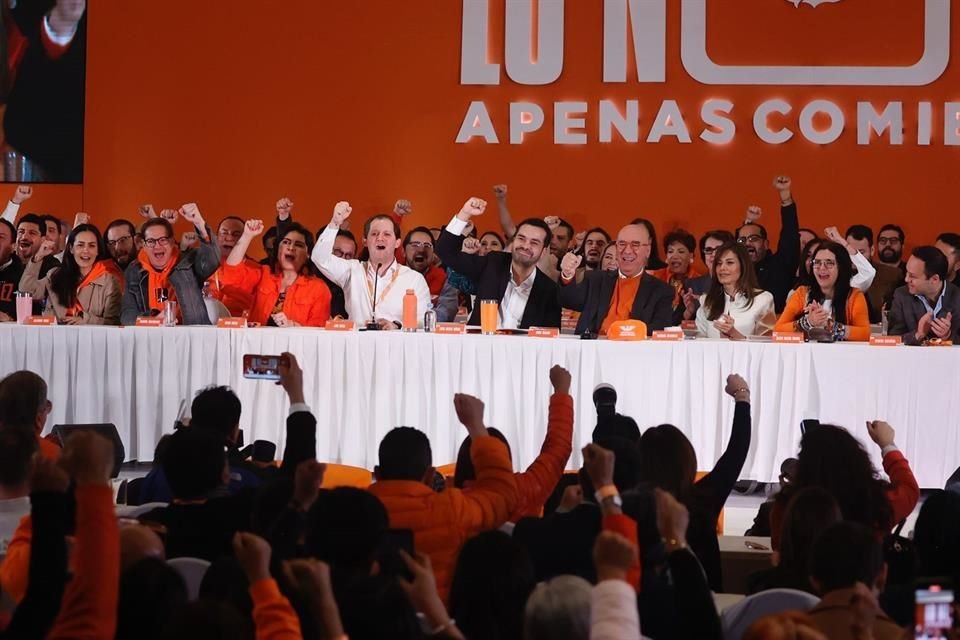 El candidato de MC no fue acompañado por Gobernadores de NL y Jalisco.