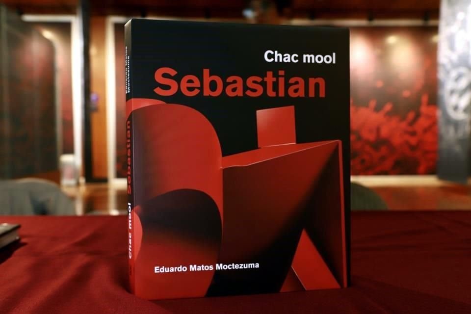 El libro 'Chac Mool', del artista plástico Sebastián, se presentó en el Auditorio Torres Bodet del Museo Nacional de Antropología.