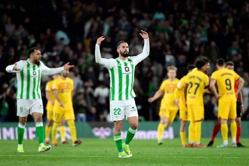 El Betis, a pesar de la gran reacción con el doblete de Isco, se quedó a puertas del empate y sufrió una dura derrota de 2-4 como local.