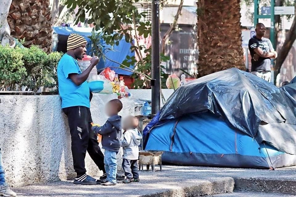 El perfil de las personas en situación de calle ha cambiado, ahora es frecuente ver a migrantes.