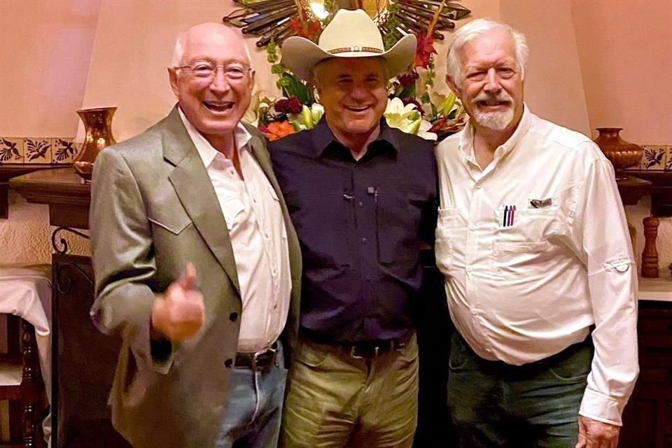 El Embajador Ken Salazar recibió a los congresistas Michael McCaul y Randy Weber.