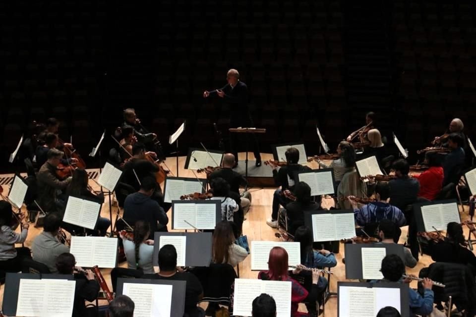 La Orquesta Sinfónica de Minería ofreció anoche un concierto en la Sala Nezahualcóyotl.