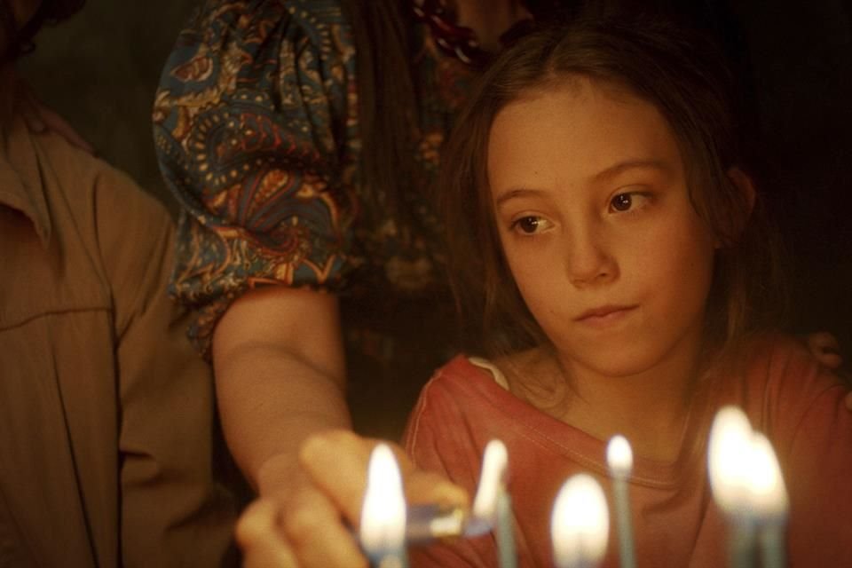 La película retrata la historia y cambios que percibe una niña al interior de su familia.