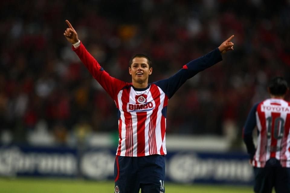 El momento deseado por la afición de las Chivas se cumplió con el regreso de su hijo pródigo: Javier 'Chicharito' Hernández. 