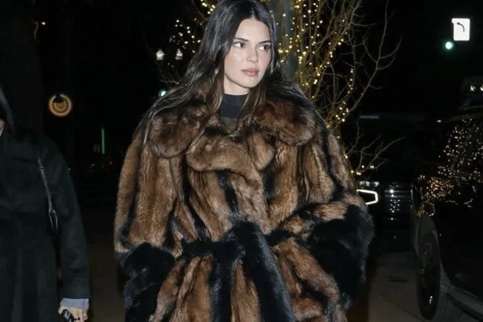 Kendall Jenner ha aparecido en sus vacaciones en Vail luciendo muchos abrigos de pieles exóticas