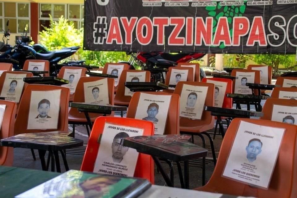 Los militares desde 2023 se encuentran bajo un proceso judicial por su presunta implicación en desaparición de los estudiantes normalistas de Guerrero, en 2014.