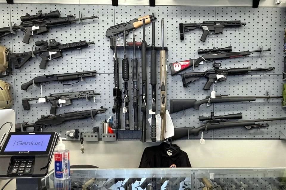 Los funcionarios crearían categorías comerciales para las distintas armas de fuego, lo que facilitaría a los reguladores federales examinar las exportaciones.