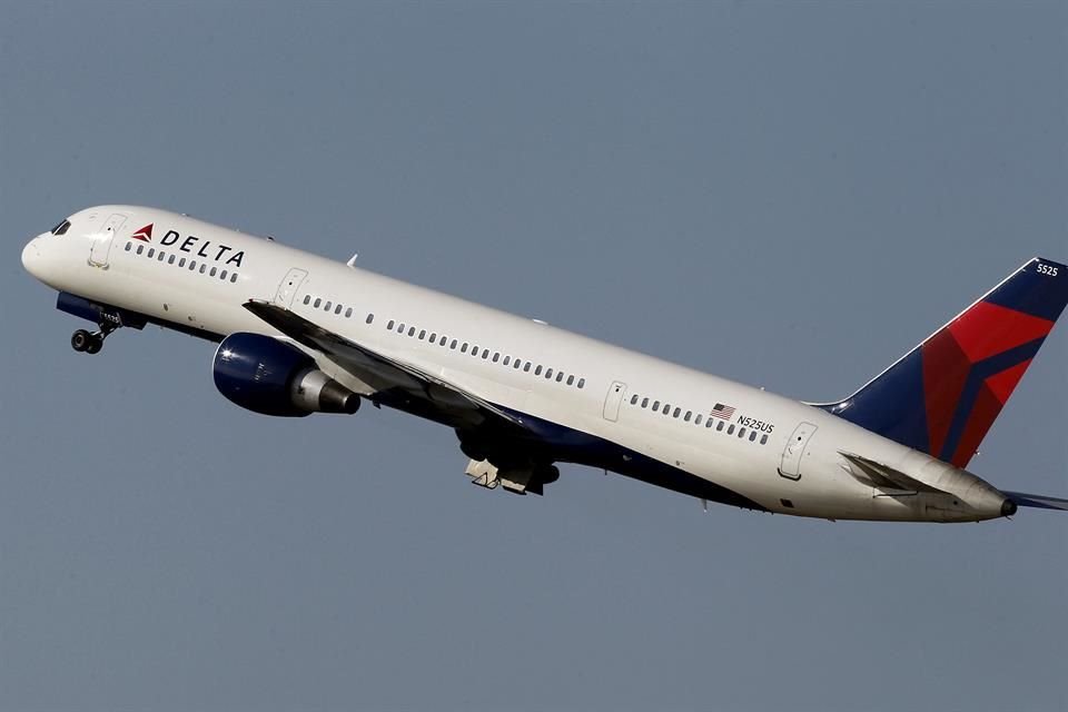 Un avión Boeing 757 operado por Delta Airlines perdió una rueda frontal mientras se preparaba para despegar en Atlanta, Estados Unidos.