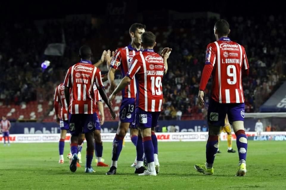 Leonardo Bonatini concretó la gran descolgada con un zurdazo cruzado.