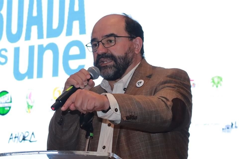 Emilio Álvarez Icaza cuestionó la decisión que tomaron las cúpulas de los partidos políticos al dejar fuera a ciudadanos de las listas de candidatos.