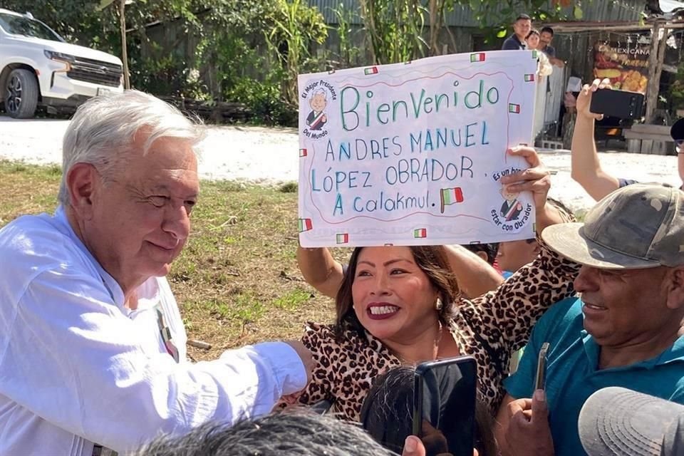 AMLO acudió a Calakmul, Campeche, a inaugurar una gasolinera del Bienestar que administrarán los ejidatarios.