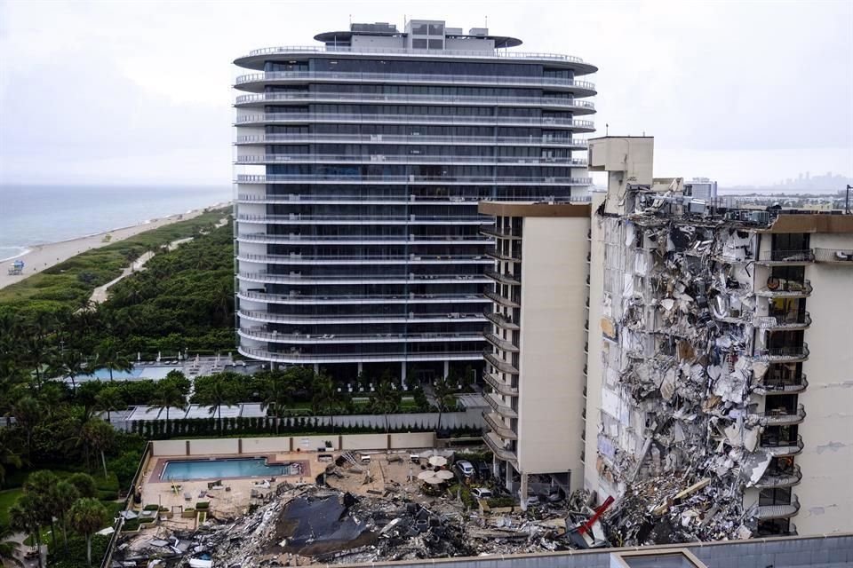 Hasta el momento suman 24 muertos confirmados en el colapso del edificio.