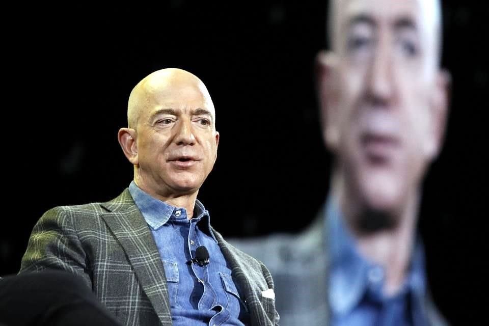 Las acciones de Amazon alcanzaron su propio récord el miércoles tras el triunfo de Donald Trump, impulsando el aumento de riqueza de Jeff Bezos.