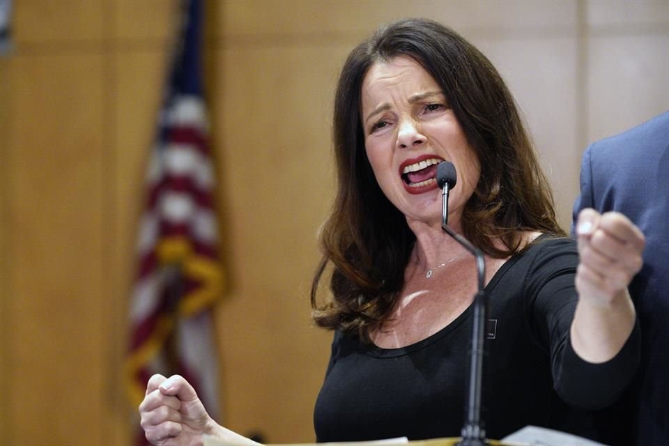 Fran Drescher, presidenta de SAG-AFTRA, ha expresado contundentemente su postura a favor de la regulación de la IA y de la Ley de Prevención de Deepfakes.