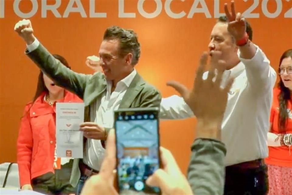 Pablo Lemus recibió el nombramiento formal como candidato de Movimiento Ciudadano al Gobierno de Jalisco, durante asamblea electoral de la Coordinación Estatal.