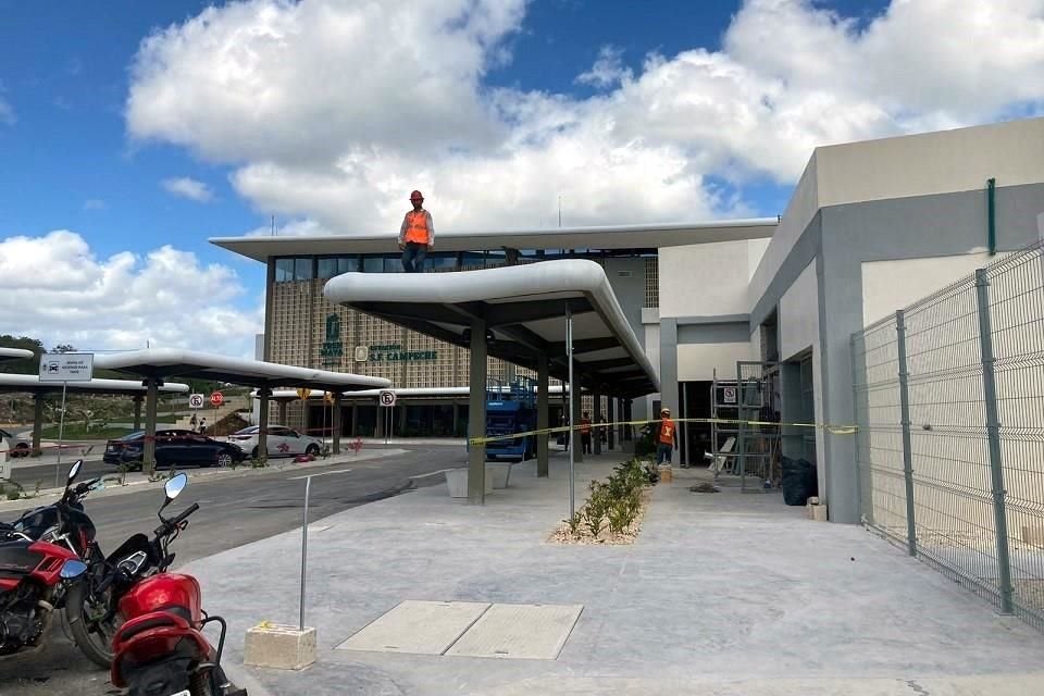 El pasado 15 de diciembre el Presidente Andrés Manuel López Obrador inauguró esta estación del Tren Maya, pero después de un mes y medio, continúa en obras.