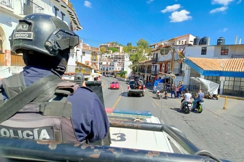 Taxco padece la suspensión de transporte público y otras actividades económicas ante amenazas del crimen organizado.