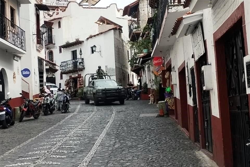 En un recorrido por su calles el 28 de enero, ahora más cercanas al 'plomo' que a la tradicional plata, se constató que restaurantes, joyerías, cafeterías y otros negocios cierran antes.