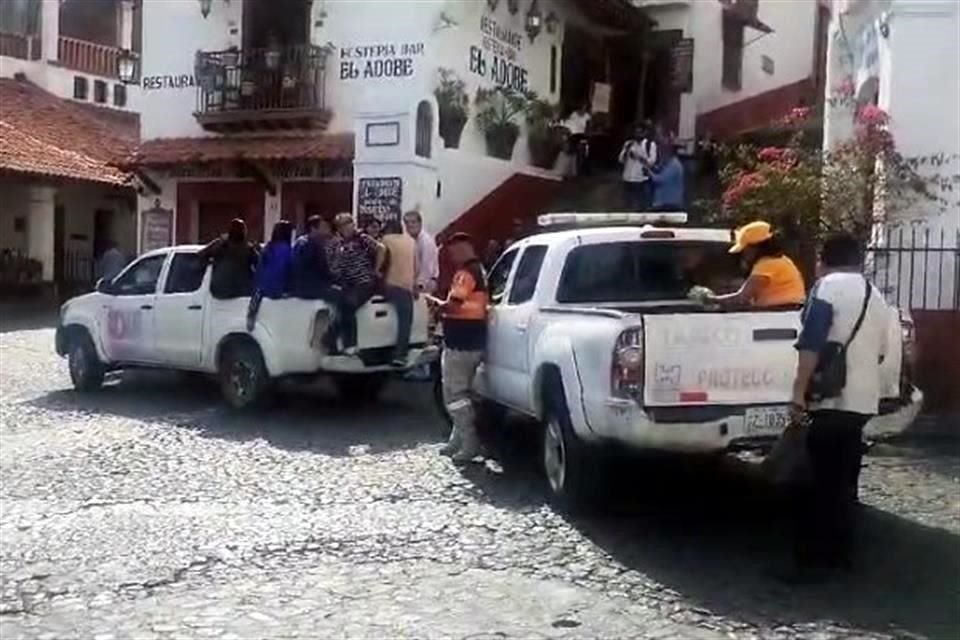 El transporte público no da servicio en la ciudad desde hace ocho días, por lo que vehículos del Ayuntamiento sirven para transportar a las personas; autobuses para otras ciudades sólo dos por día.