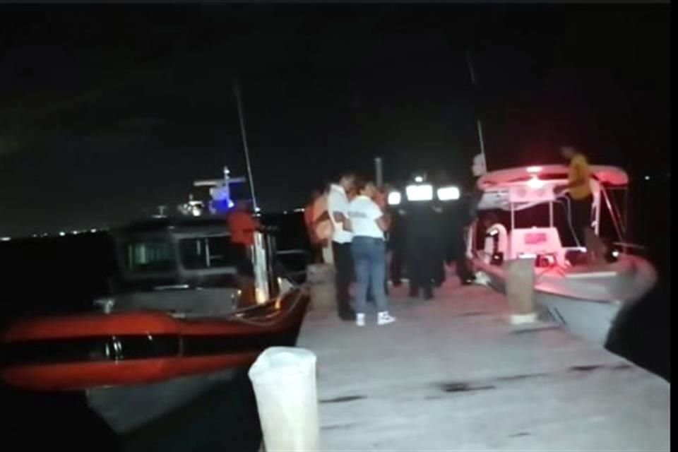 Pobladores reportaron que el accidente, el cual ocurrió cerca de las 19:00 horas (horario del Pacífico), volcó debido a los vientos del Frente Frío 31 en Isla Mujeres, QR.