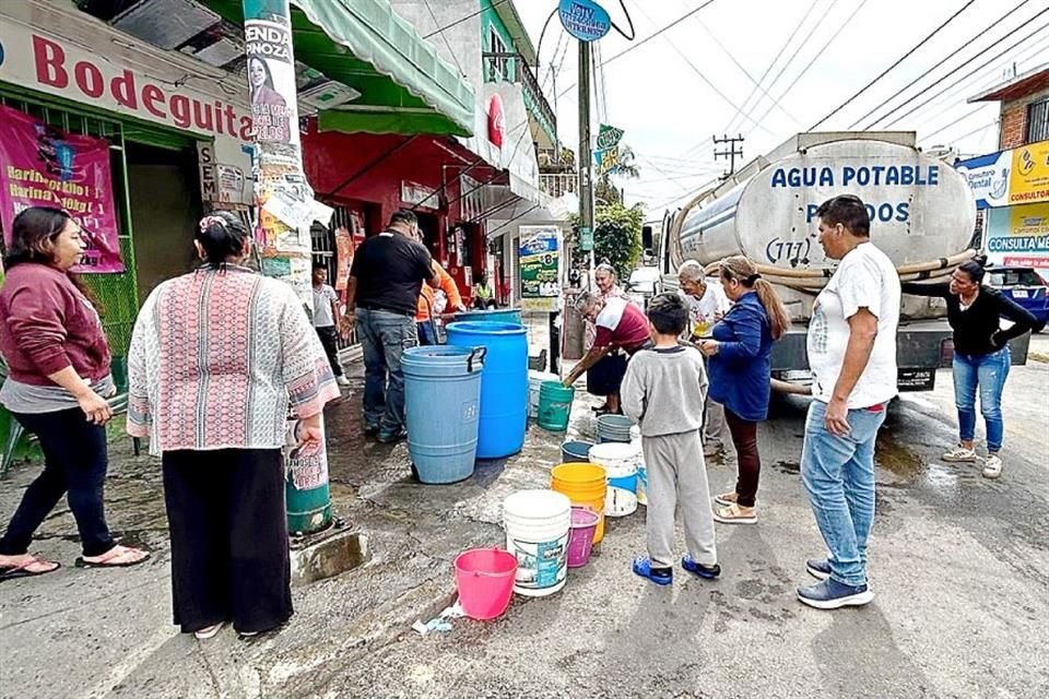 En Cuernavaca, Morelos, también sufren por el desabasto de agua.