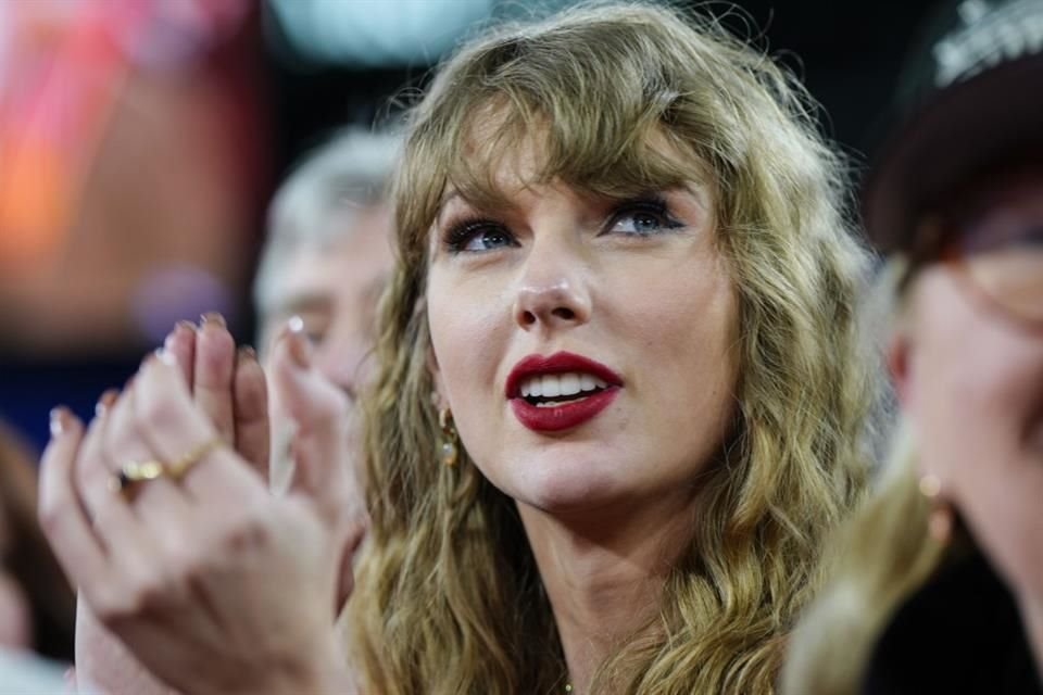 La cantante Taylor Swift también analizó la posibilidad de demandar al sitio que comenzó la difusión de las imágenes porno hechas con IA.
