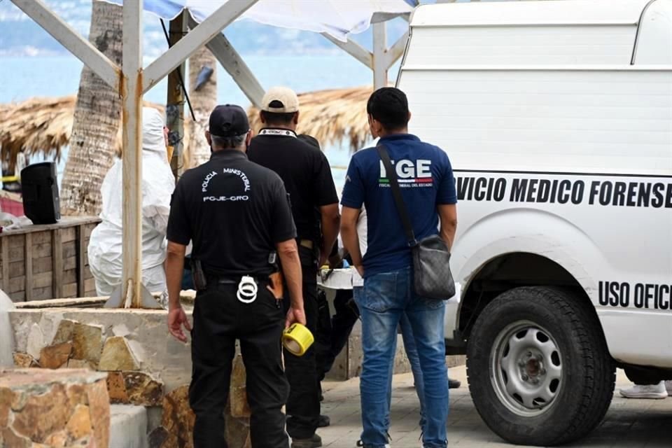 En hechos distintos, tres hombres fueron asesinados a balazos en dos playas ubicadas en la Costera Miguel Alemán de Acapulco.