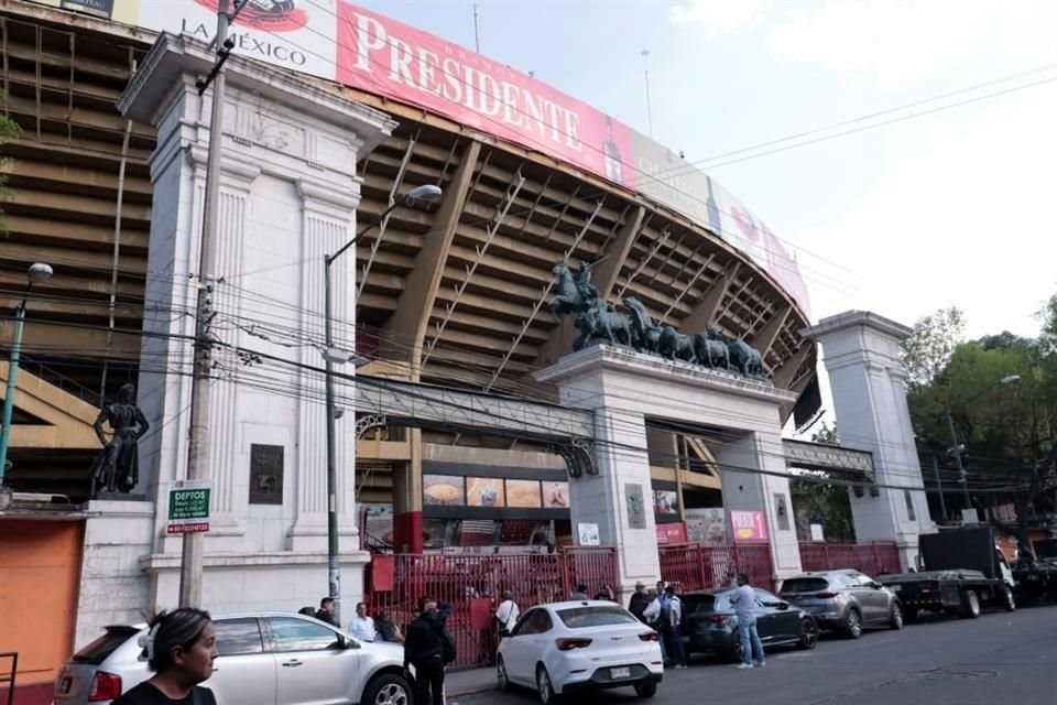 El diputado Jorge Gaviño, junto a la Organización Todas y Todos por Amor a los Toros, interpuso este proceso para detener las corridas de toros en la Capital.