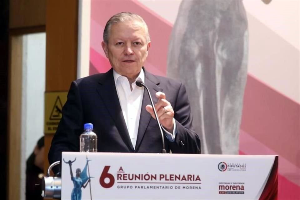 Ex ministro Arturo Zaldívar durante reunión con Morena.