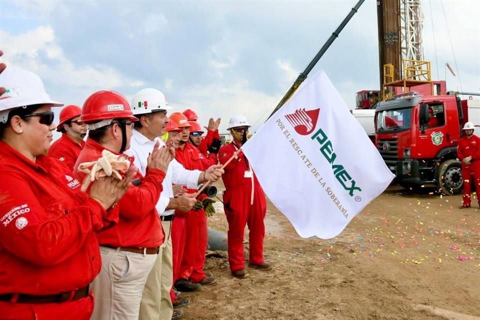 A partir de 2025, Pemex pagará tasa única de 30% sobre sus ingresos, la cual limitará más la rentabilidad de sus proyectos, según analistas.