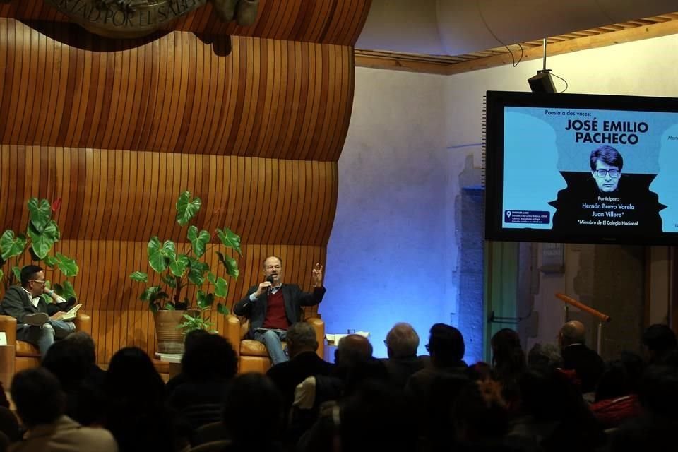 Hernán Bravo Varela y Juan Villoro repasaron los versos de José Emilio Pacheco en El Colegio Nacional.