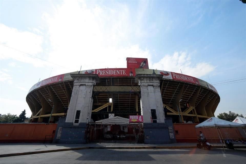 Pese a que fue promovido otro amparo para prohibir las corridas de toros, las taquillas se mantienen abiertas en la Plaza México.