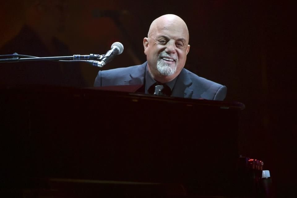 El cantante Billy Joel estrenó este jueves 'Turn the Lights Back On', después de casi dos décadas sin lanzar nueva música original.