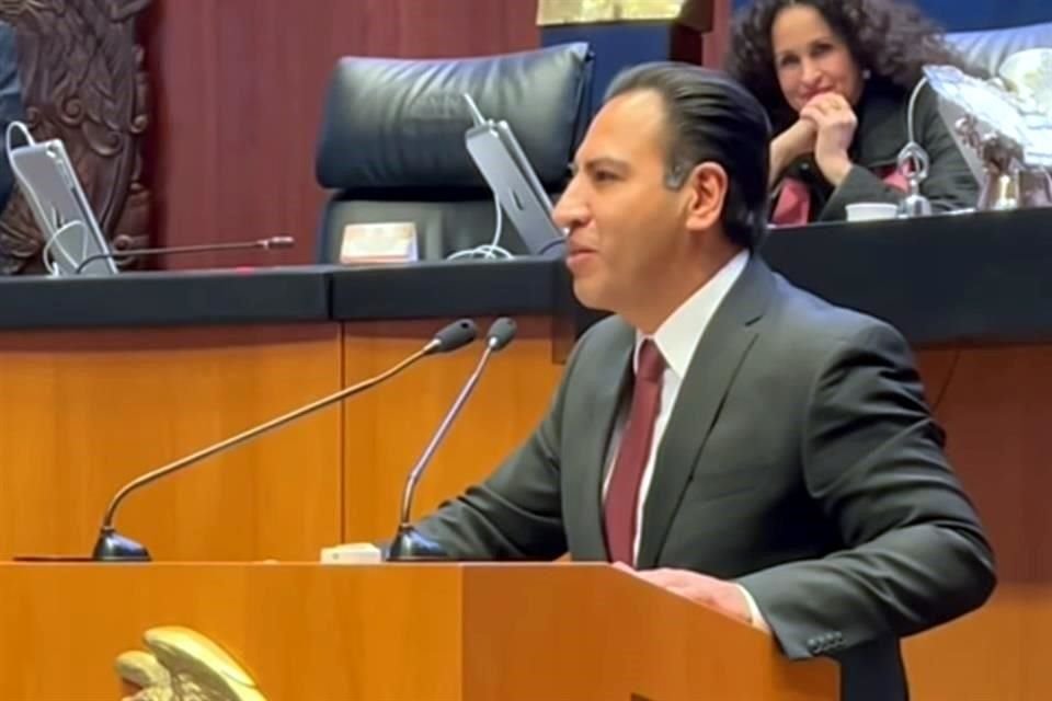 El senador Ricardo Monreal relevará a Ramírez Aguilar al frente de la bancada de Morena y presidirá la Junta de Coordinación Política.