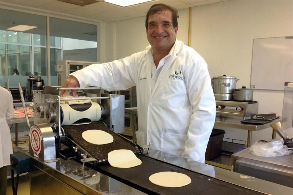 Parte del trabajo de fitomejoramiento del investigador ha consistido en buscar enriquecer las tortillas de maíz.