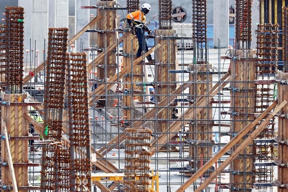 El personal ocupado en las empresas constructoras aumentó 1.89 por ciento en julio respecto al mismo mes de 2023.