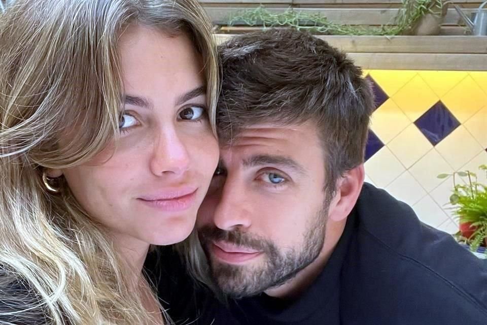 Clara Chía y Gerard Piqué celebran juntos.