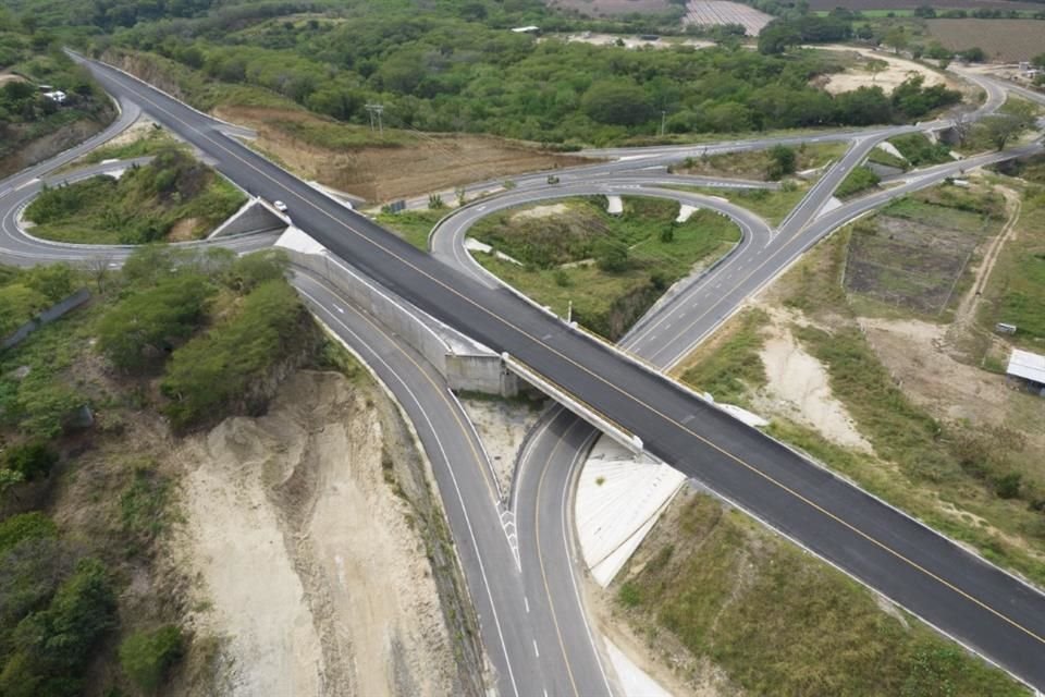 Dicha obra une el Valle de Oaxaca con Puerto Escondido.