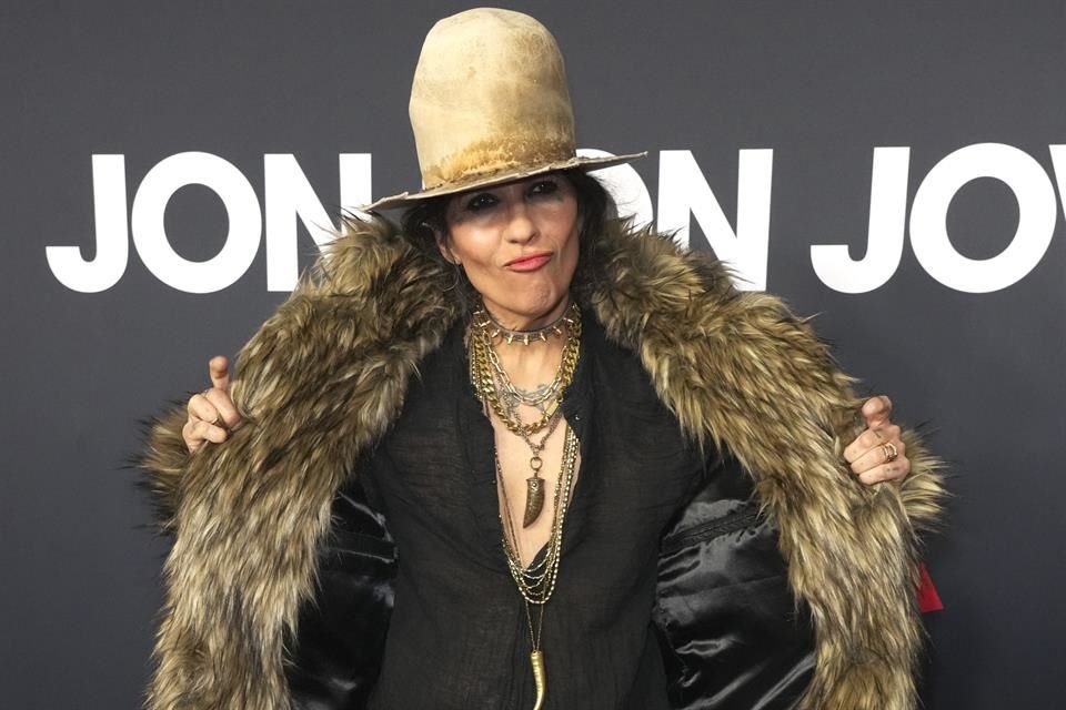 Linda Perry.