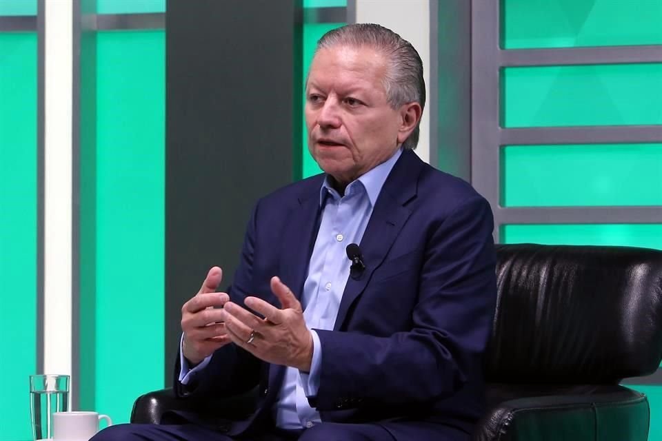 Arturo Zaldívar, ex Ministro de la Corte, actualmente colabora en el equipo de la candidata presidencial de Morena, Claudia Sheinbaum.