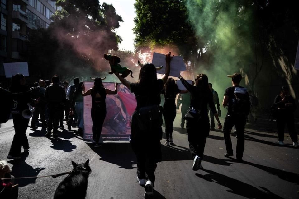 Activistas y organizaciones animales alistan una manifestación contra corridas de toros para la tarde de este domingo en la Plaza México.