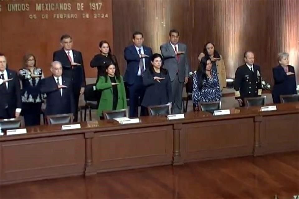 Representantes de los Tres Poderes conmemoran el 107 aniversario de la Constitución en Querétaro, sin el Presidente López Obrador.