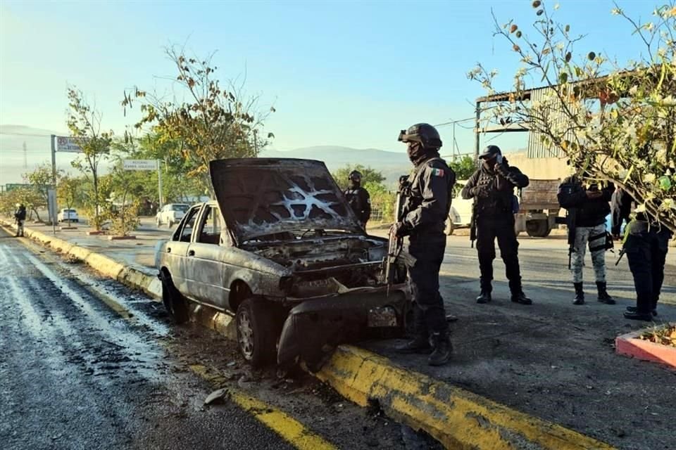 Rutas que van hacia municipios aledaños, como Tixtla, Juan R. Escudero, Chilapa o Quechultenango, y rutas dentro de Chilpancingo, pararon por el temor de ser víctimas de otros ataques armados.