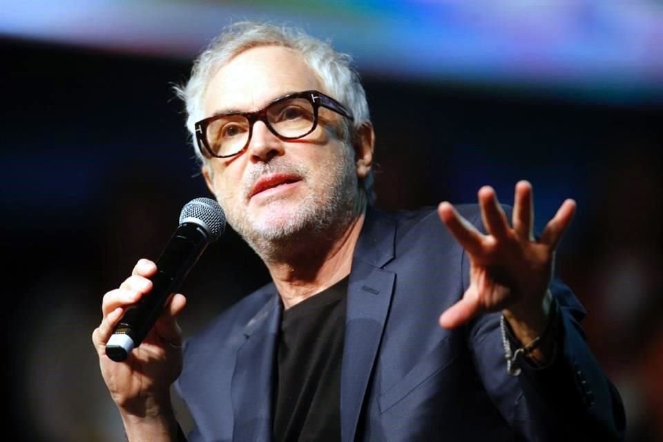 El cineasta mexicano Alfonso Cuarón alabó 'Zona de Interés', nominada al Óscar, llamándola 'la película más importante del siglo'.