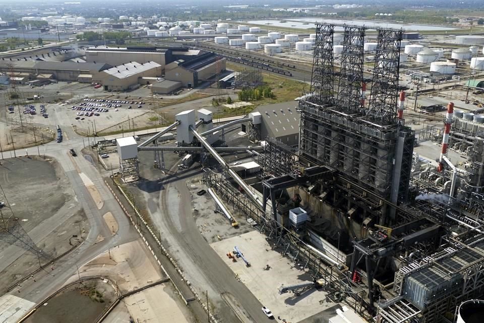 BP registró una pérdida neta de 2,500 millones en 2022.