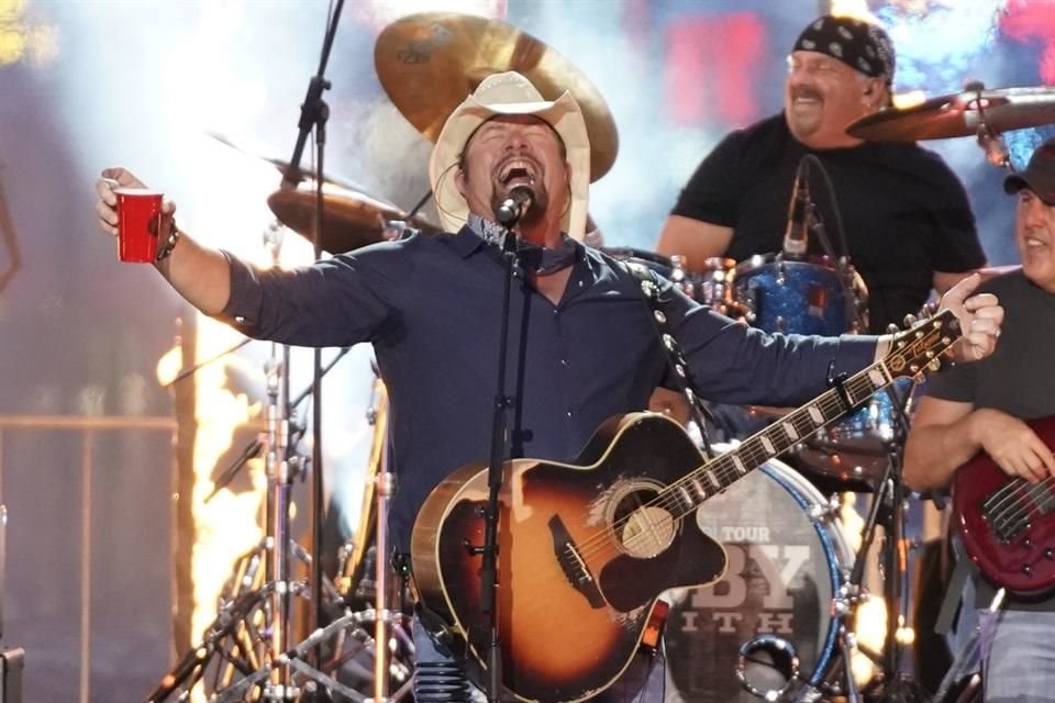 Keith participó en show para los presidentes George W. Bush, Barack Obama y Donald Trump, siendo que este último le entregó la Medalla Nacional de las Artes en 2021.