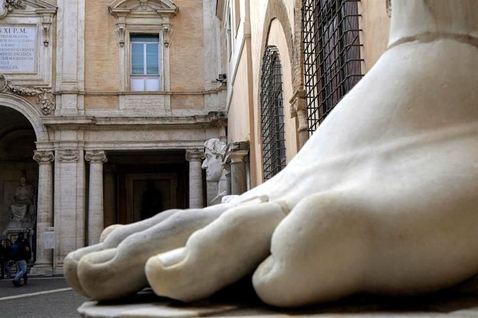 Los fragmentos de la escultura original son los más grandes hallados en Roma.