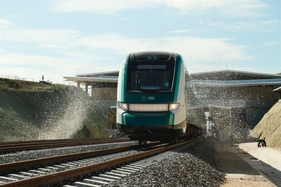 El Tren Maya arrancó el 15 de diciembre de 2023 y desde esa fecha ha movilizado a unos mil 200 pasajeros por día.